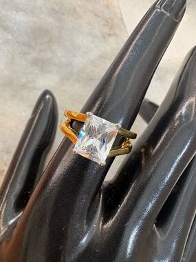 Vintage Gold Plated Ring with Large Clear Square Stone - Size 7.5